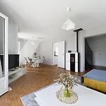 Prázdninový dům Maison Avec Jardin Dans Un Quartier Calme Au Coeur Du Blayais *