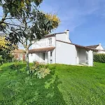 Prázdninový dům Maison Avec Jardin Dans Un Quartier Calme Au Coeur Du Blayais Etauliers